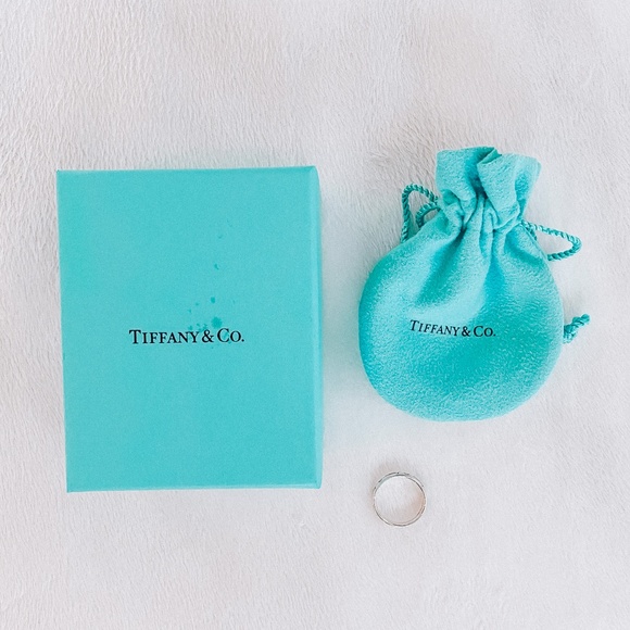 Tiffany & Co. Diamond Picasso Ring - Picture 4 of 4